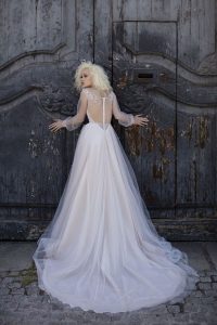 Hochzeitskleid mit Schleppe